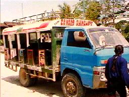 Bus in Yacuambi